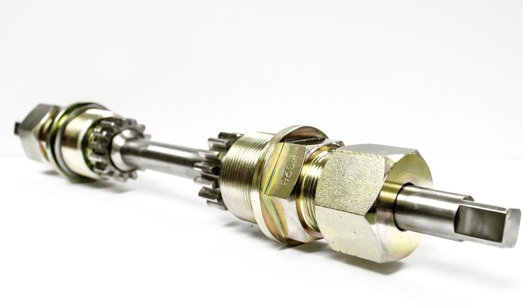 Orifice fitting gear shaft assembly